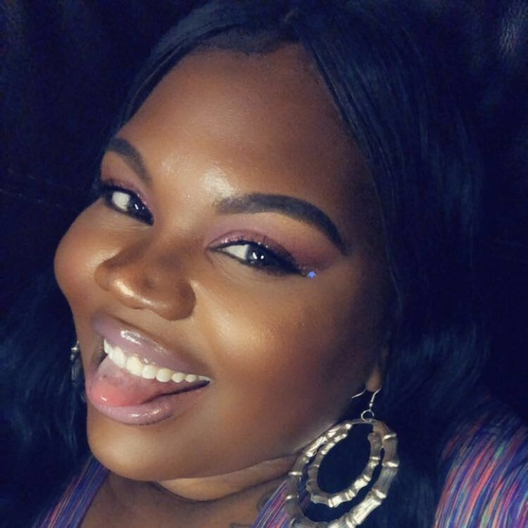 Meet your Posher, Ricca - Picture 1 of 1